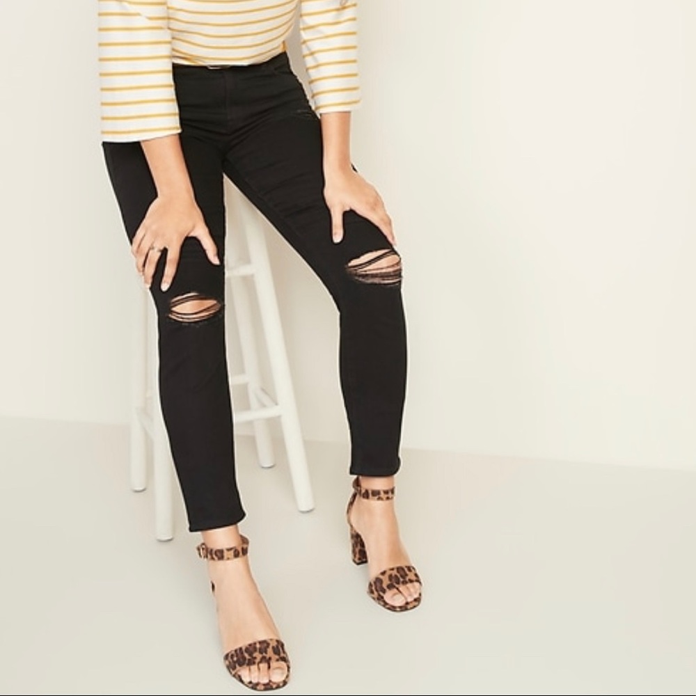 Old Navy Mid-Rise Distresses Pop Icon Skinny Jeans